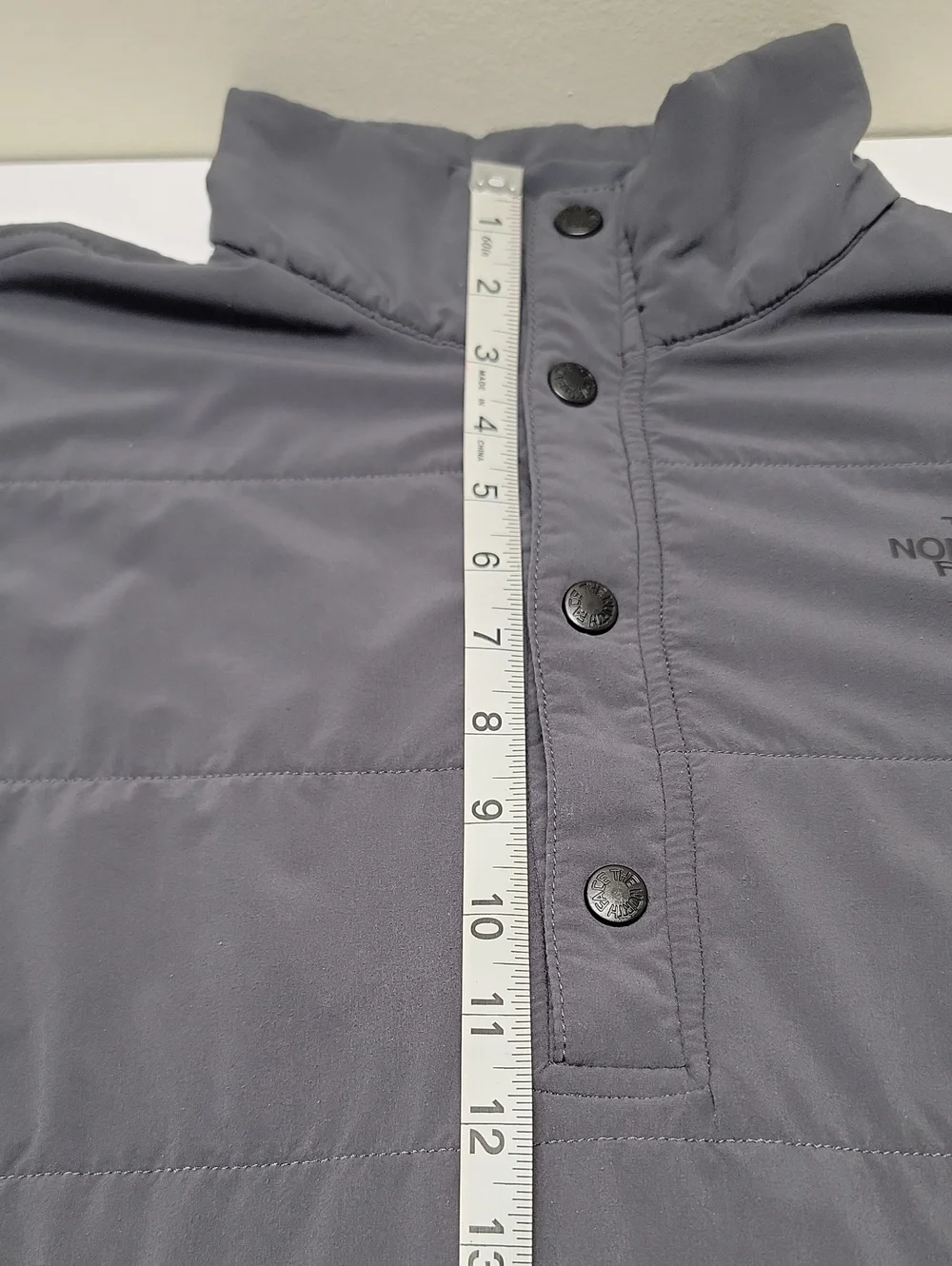 The North Face Men's Charcoal Gray Quilted Snap-Placket Pullover Sz Large